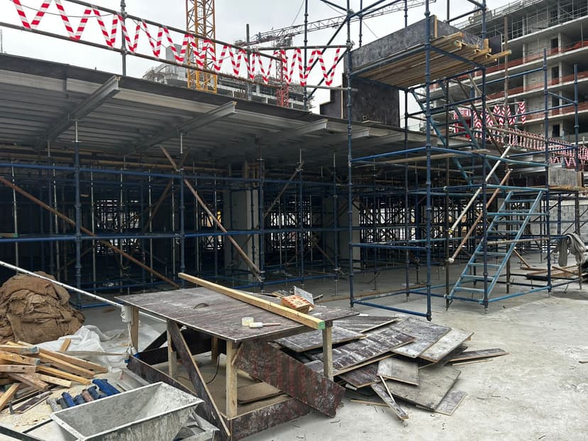 Rose Gardens 1 construction — photo 14