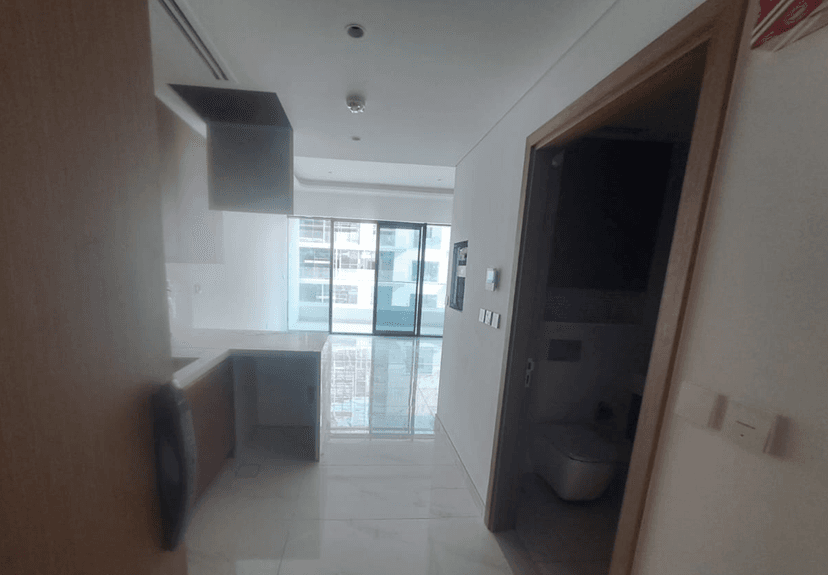 Azizi Riviera 66 construction — photo 8