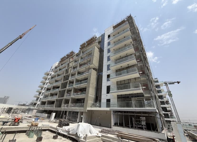 Azizi Riviera 64 construction — photo 8