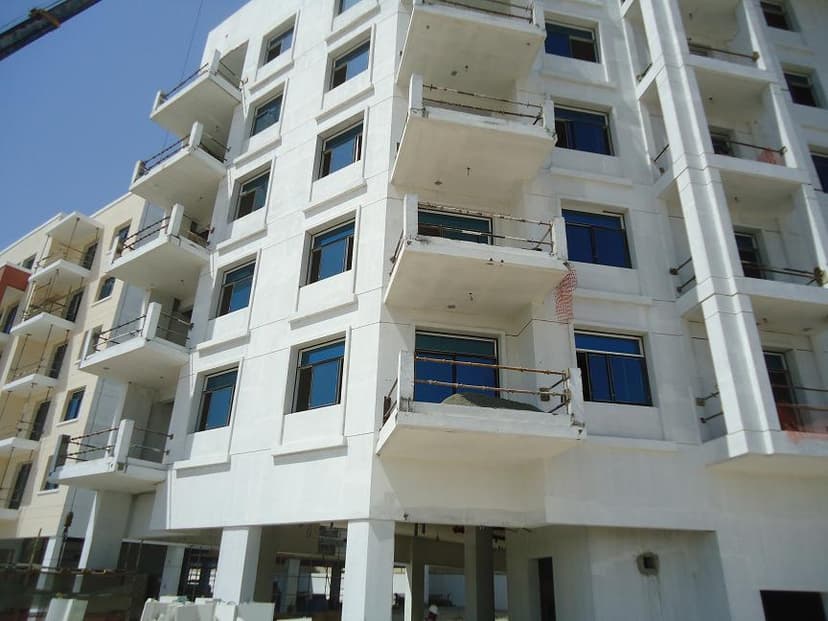 Qpoint Liwan-plot R100 construction — photo 51