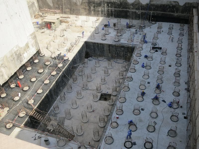 Jumeirah Lakes Towers construction — photo 9
